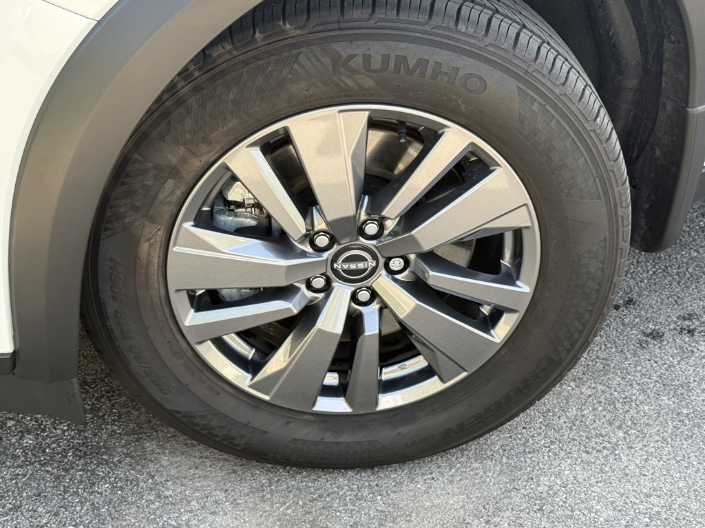 2025 Nissan Pathfinder SV photo 8