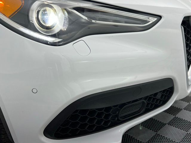 2022 Alfa Romeo Stelvio Ti photo 4