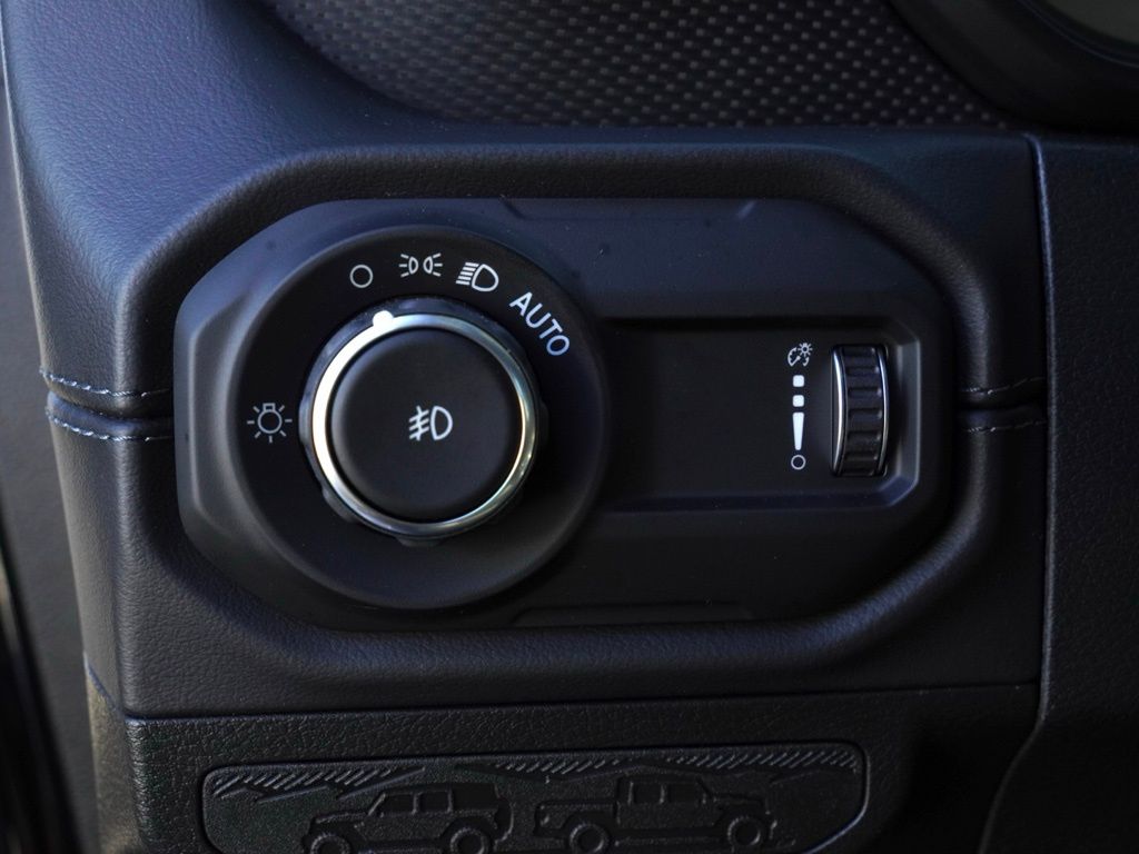 New 2026 Black Clear-Coat Exterior Paint Jeep Rubicon image 12