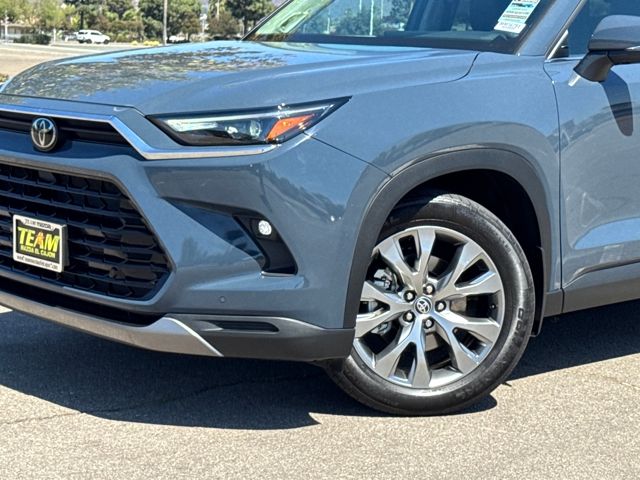 2024 Toyota Grand Highlander Limited photo 2