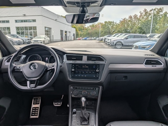 2020 Volkswagen Tiguan SE R-Line Black photo 14