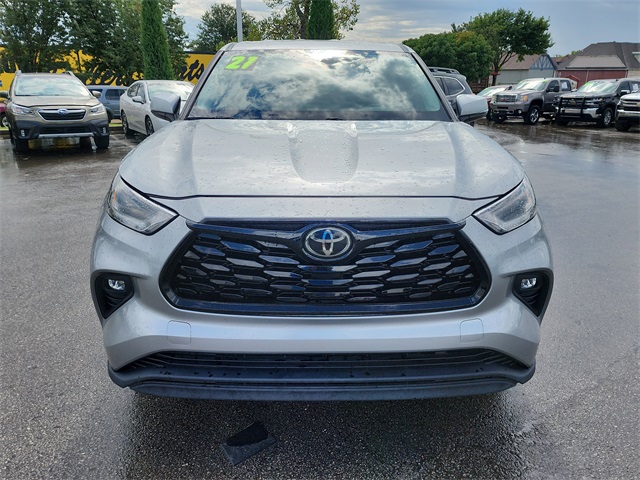 2021 Toyota Highlander LE photo 8