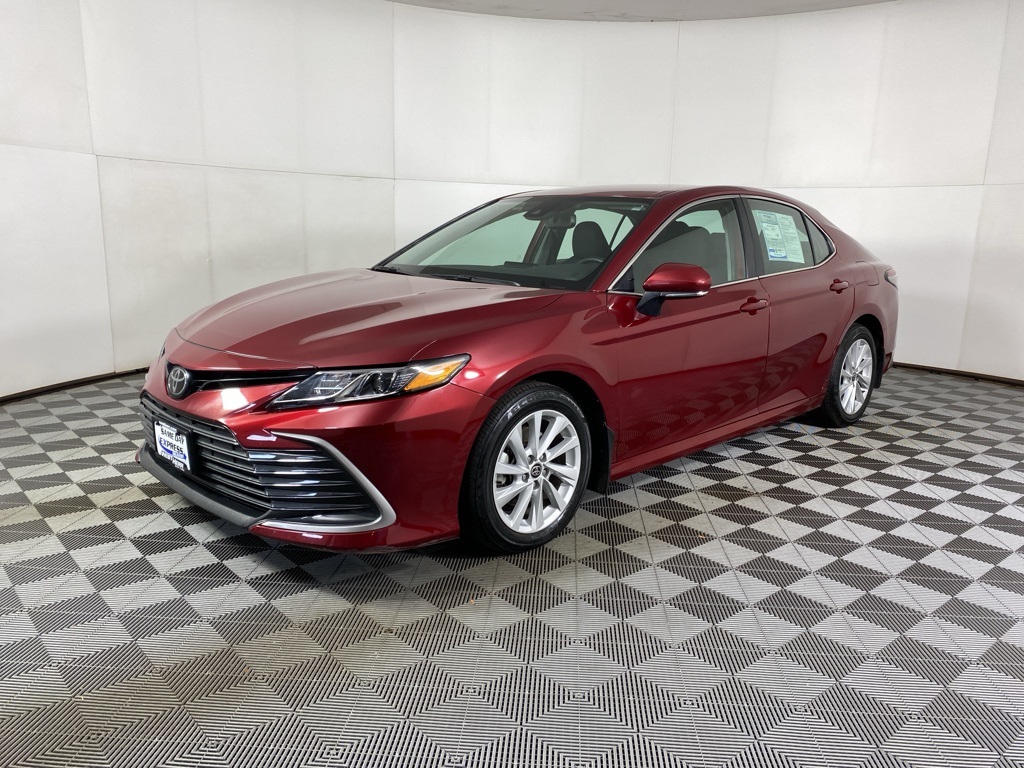 2022 Toyota Camry LE photo 23