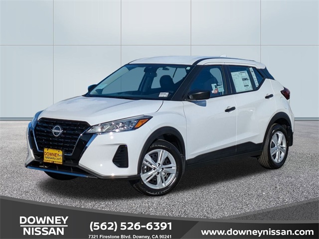 2025 Nissan KICKS PLAY Base's photo