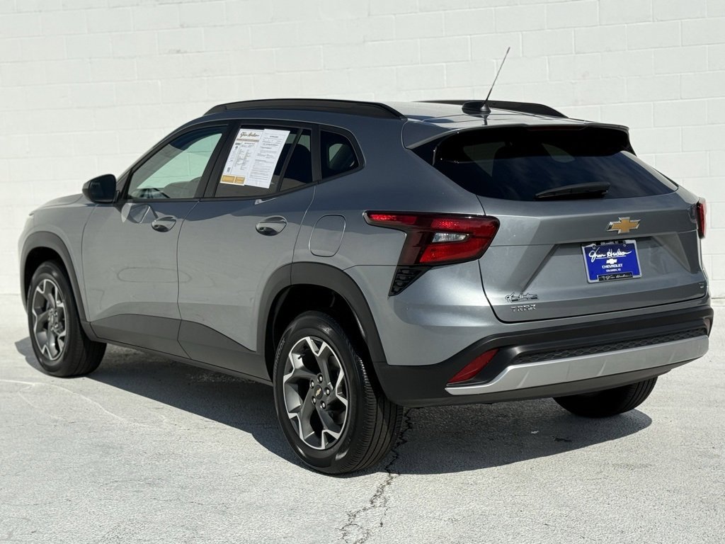 2024 Chevrolet Trax LT photo 5