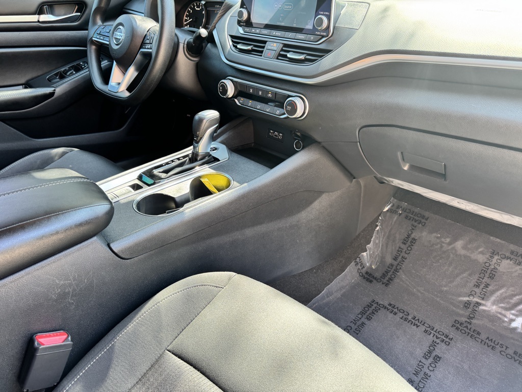 2022 Nissan Altima 2.5 SV photo 10