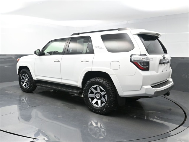 2023 Toyota 4Runner TRD Off-Road photo 2