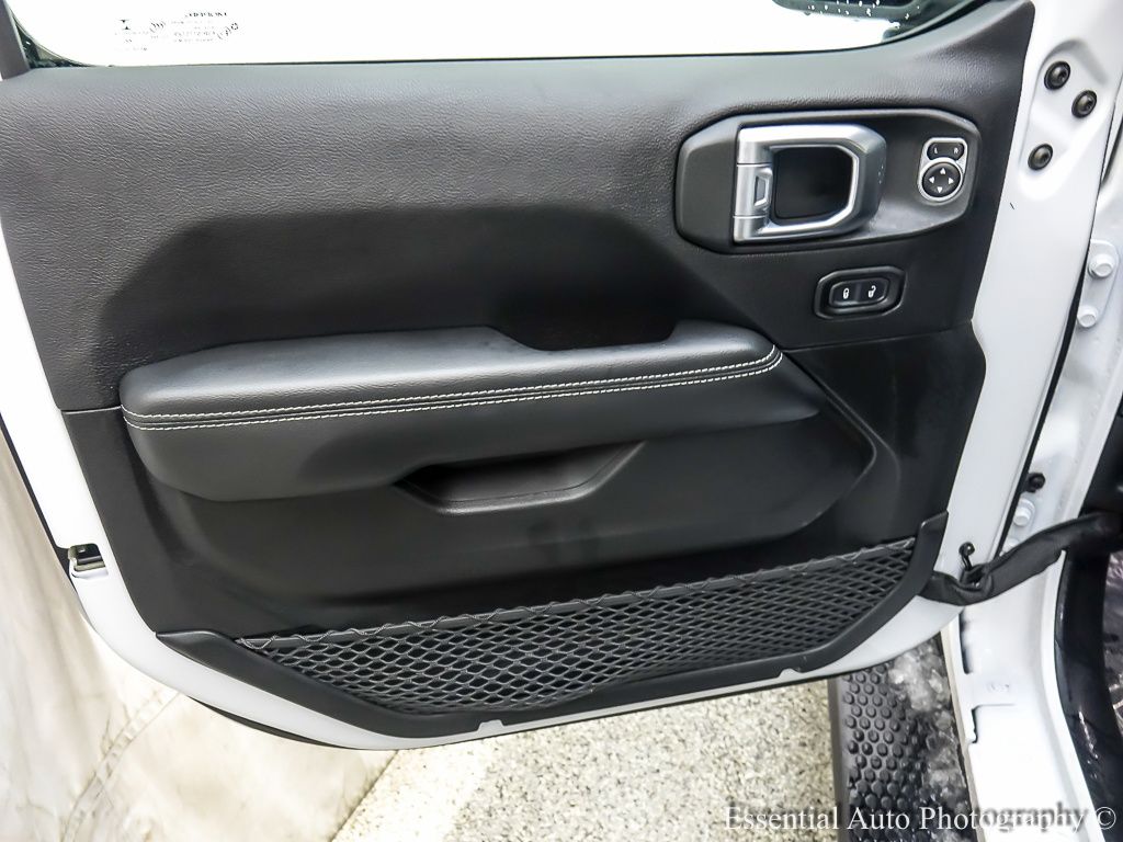 2022 JEEP WRANGLER - Image 19