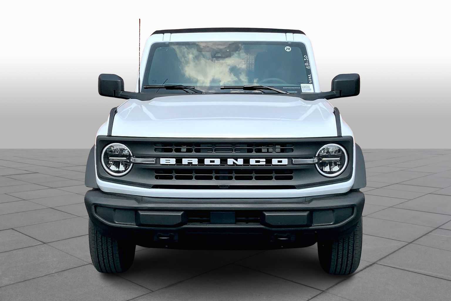 2025 Ford Bronco Base photo 3
