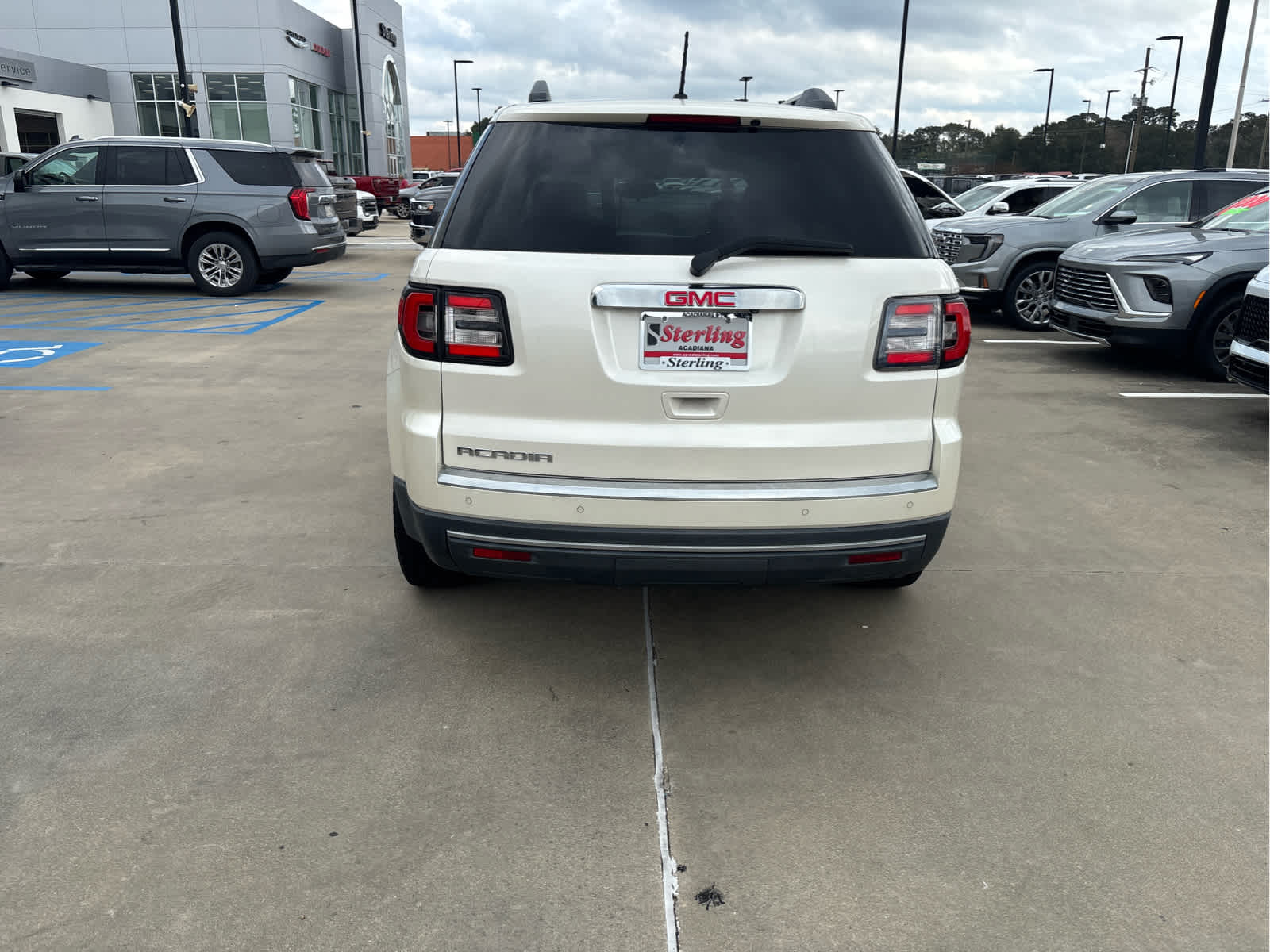 2014 Gmc Acadia SLE photo 3