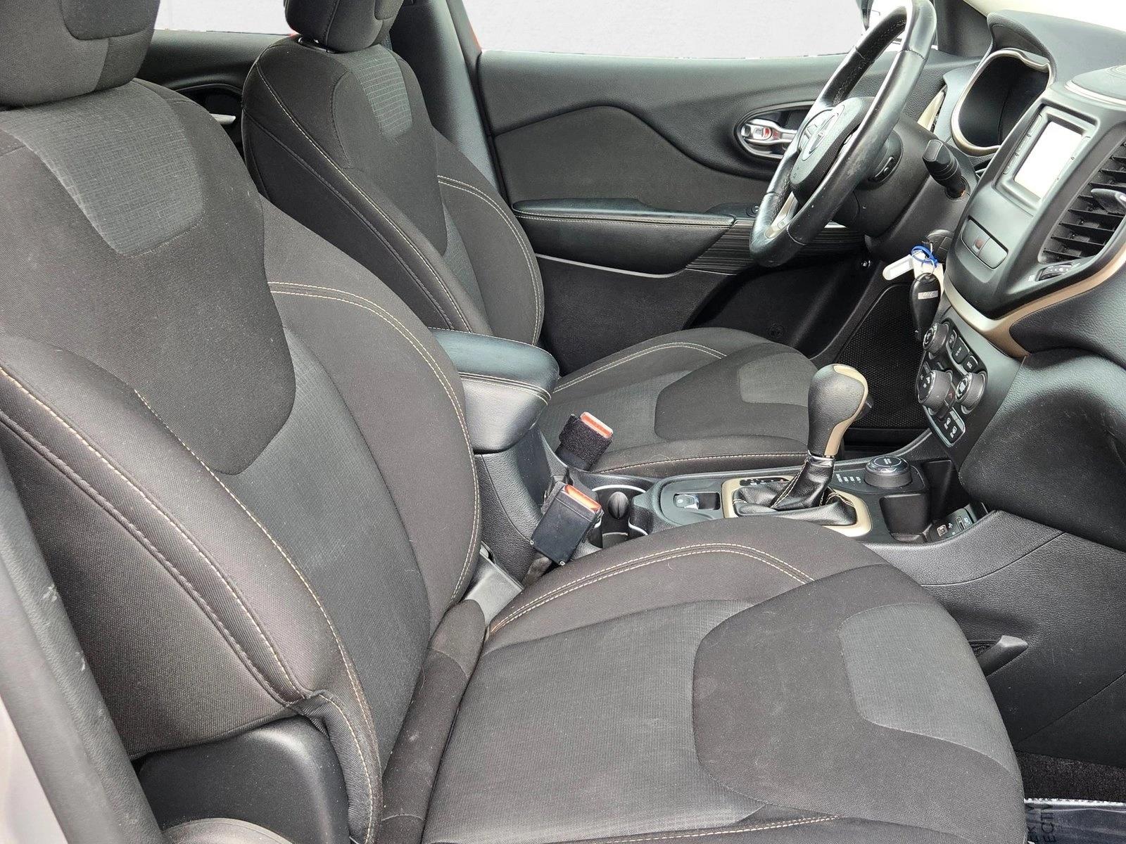 2016 Jeep Cherokee Latitude photo 20