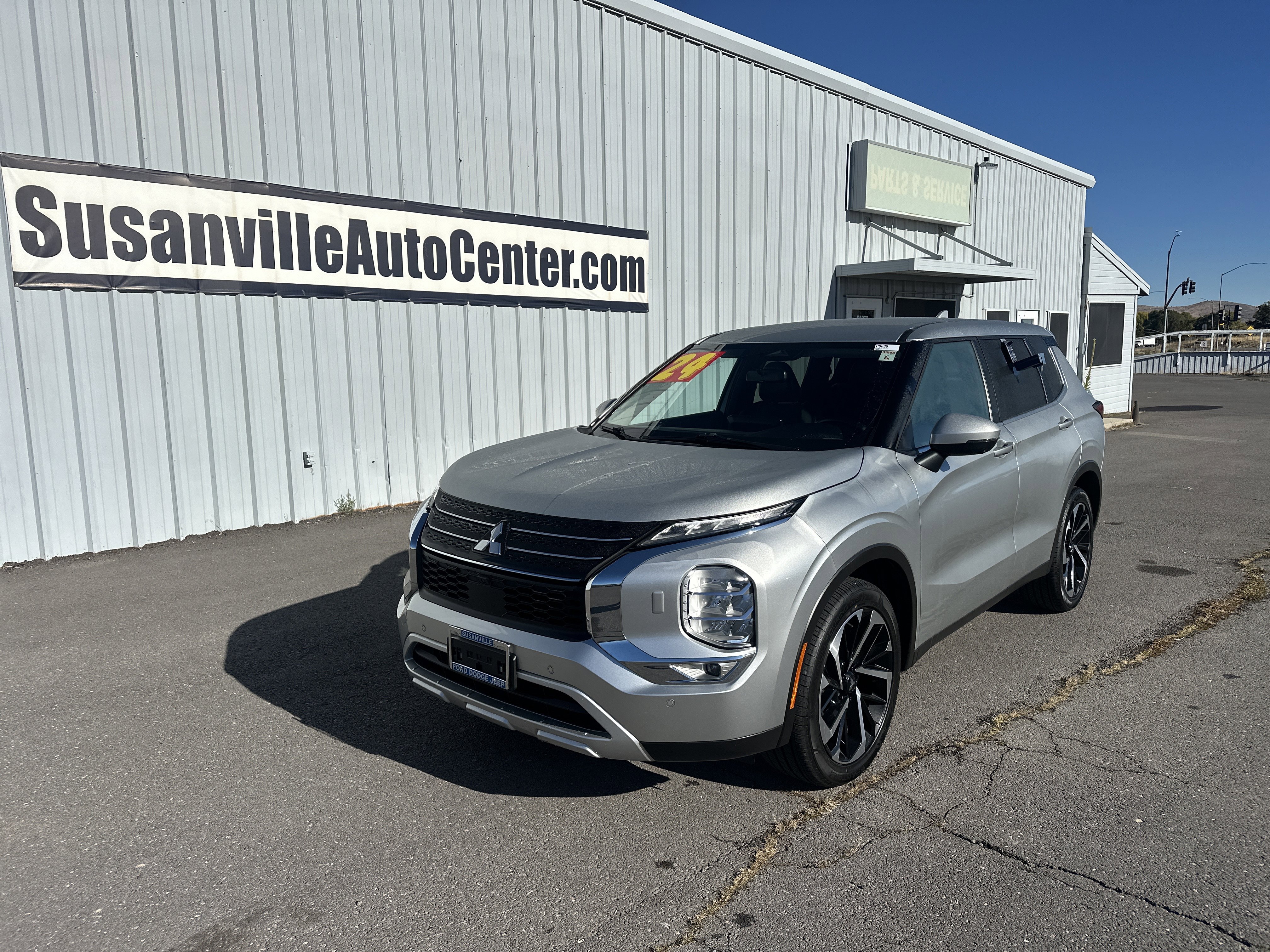 2024 Mitsubishi Outlander SE