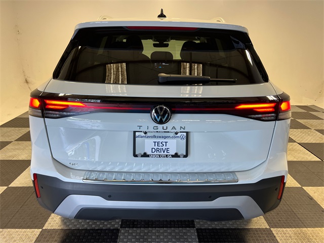 2025 Volkswagen Tiguan SE photo 4