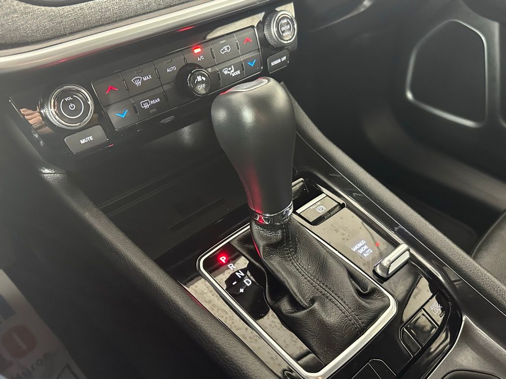 2022 Jeep Compass Latitude Lux photo 21