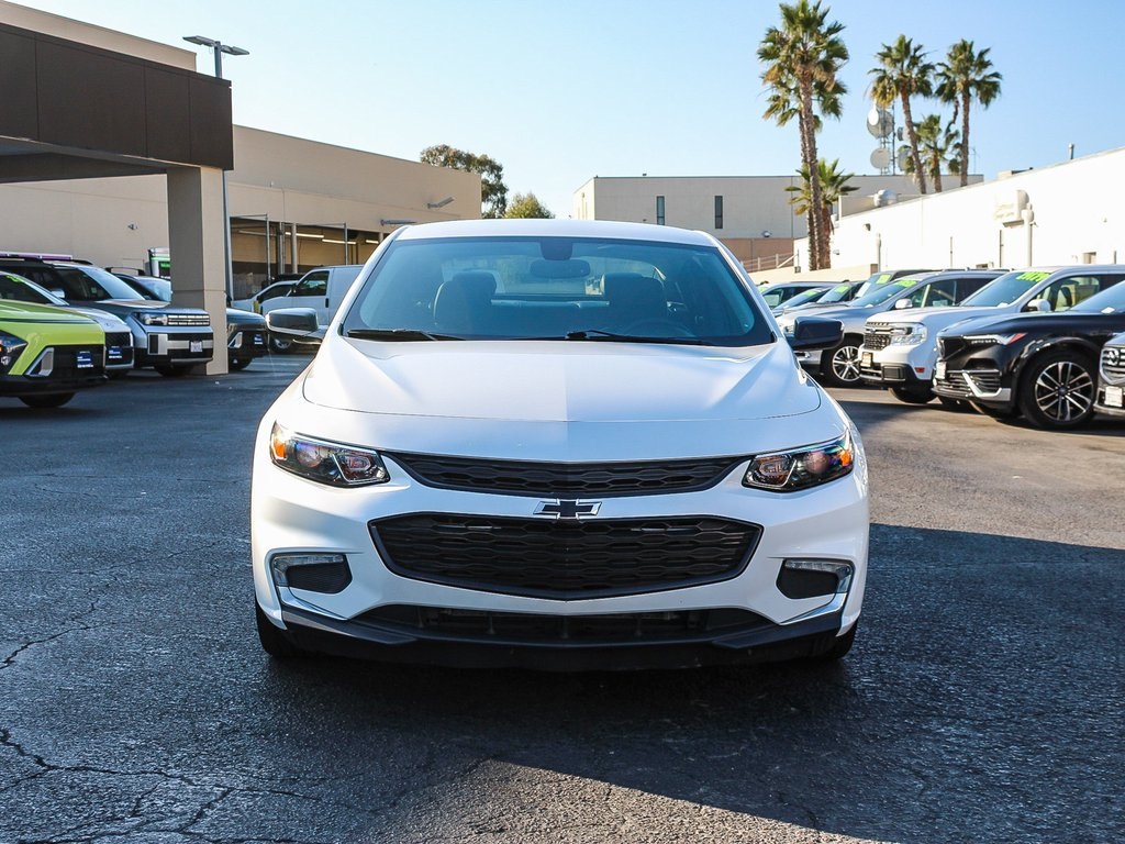 2018 Chevrolet Malibu 1LT photo 2