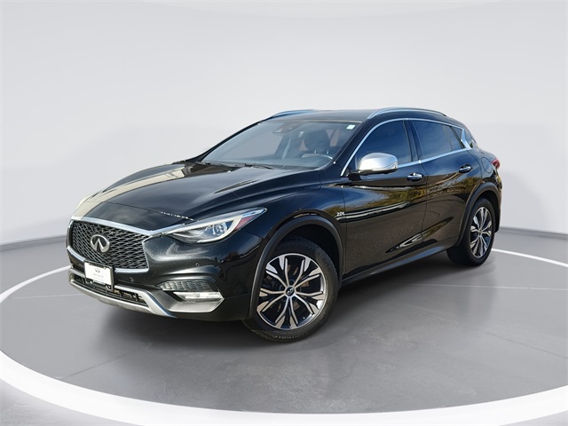2017 INFINITI QX30 Premium