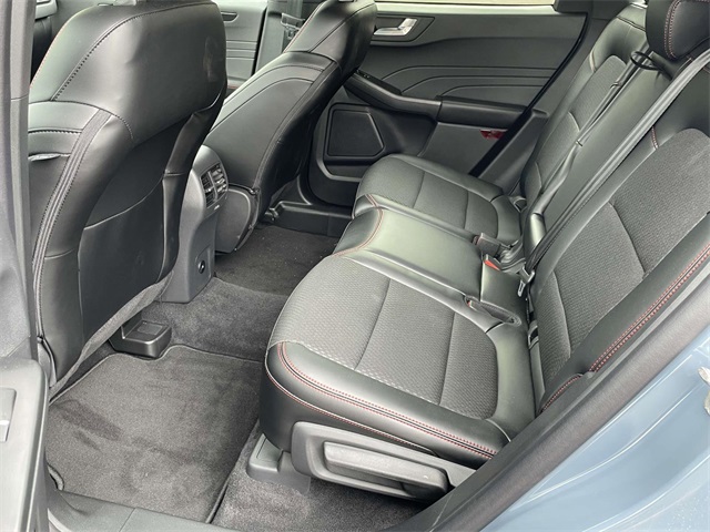 2025 Ford Escape Hybrid ST-Line photo 4