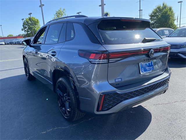 2025 Volkswagen Tiguan SE R-Line Black photo 4