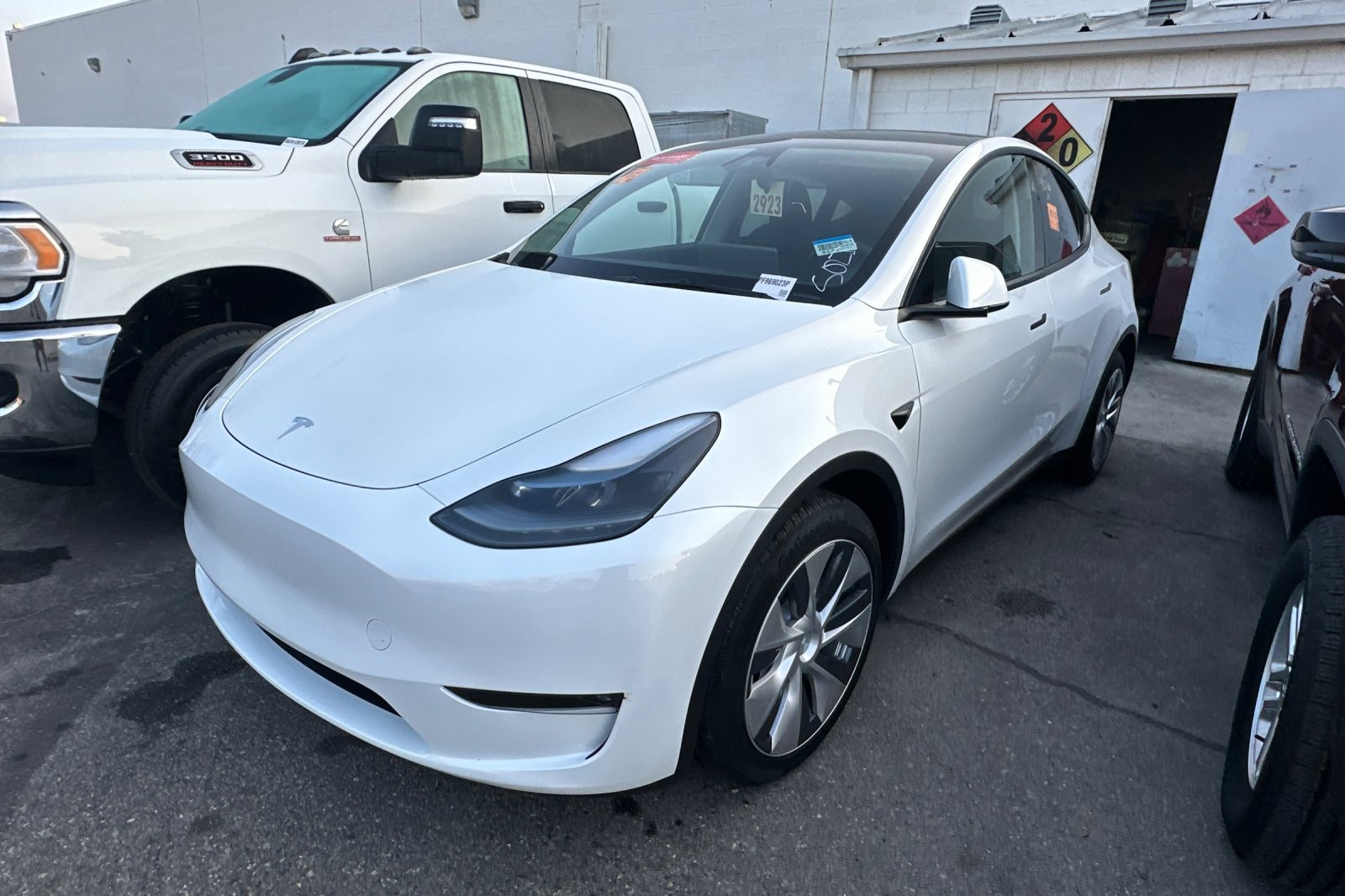 Used 2023 Tesla Model Y Long Range with VIN 7SAYGDEEXPF969023 for sale in Madera, CA