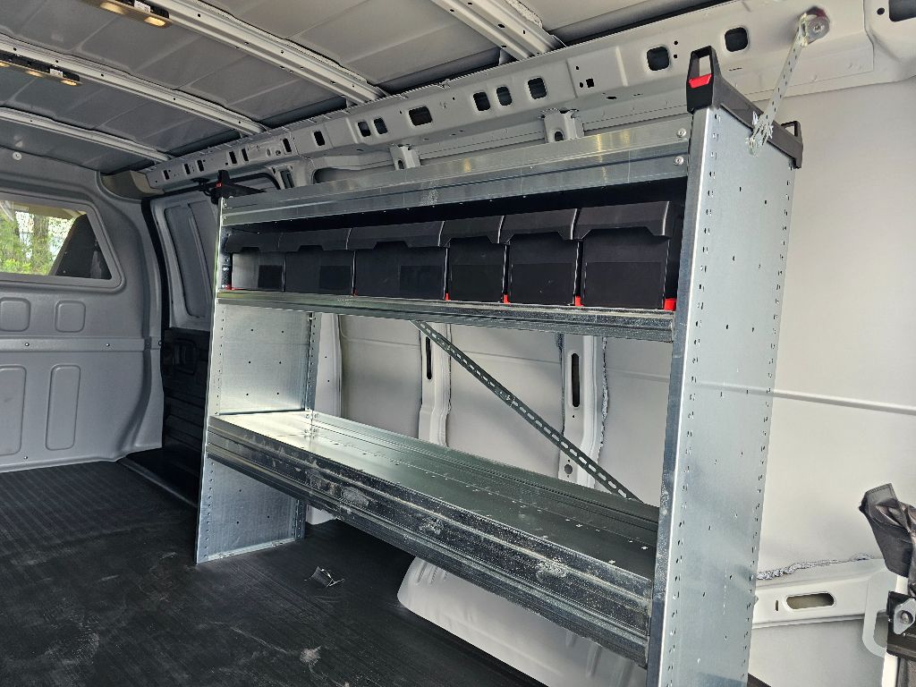 2025 Gmc Savana Cargo 2500 photo 21