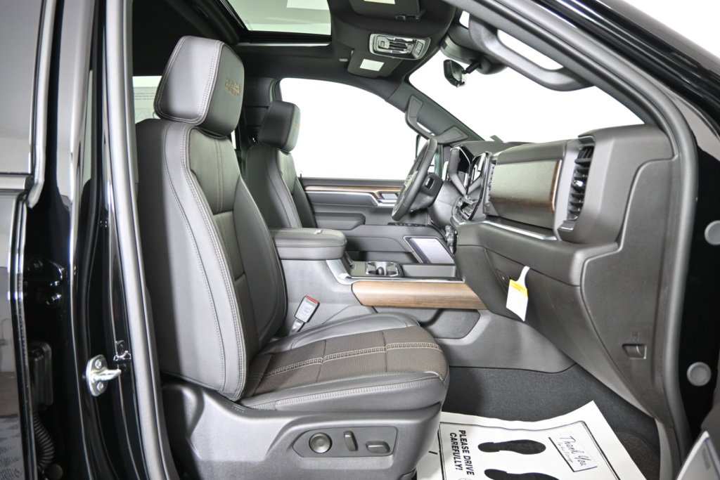2026 Chevrolet Silverado 2500HD High Country photo 14