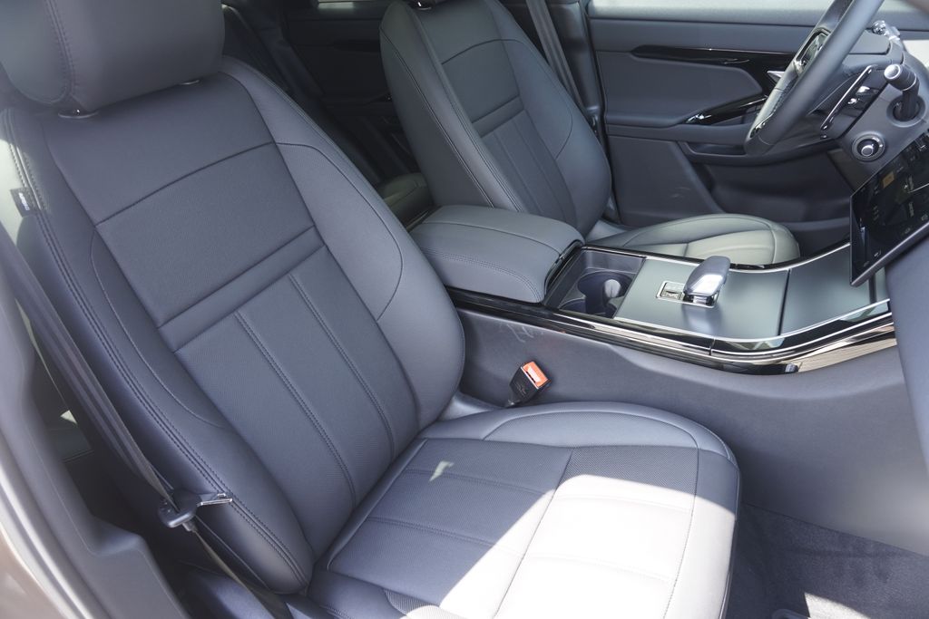 2026 Land Rover Range Rover Evoque S photo 22
