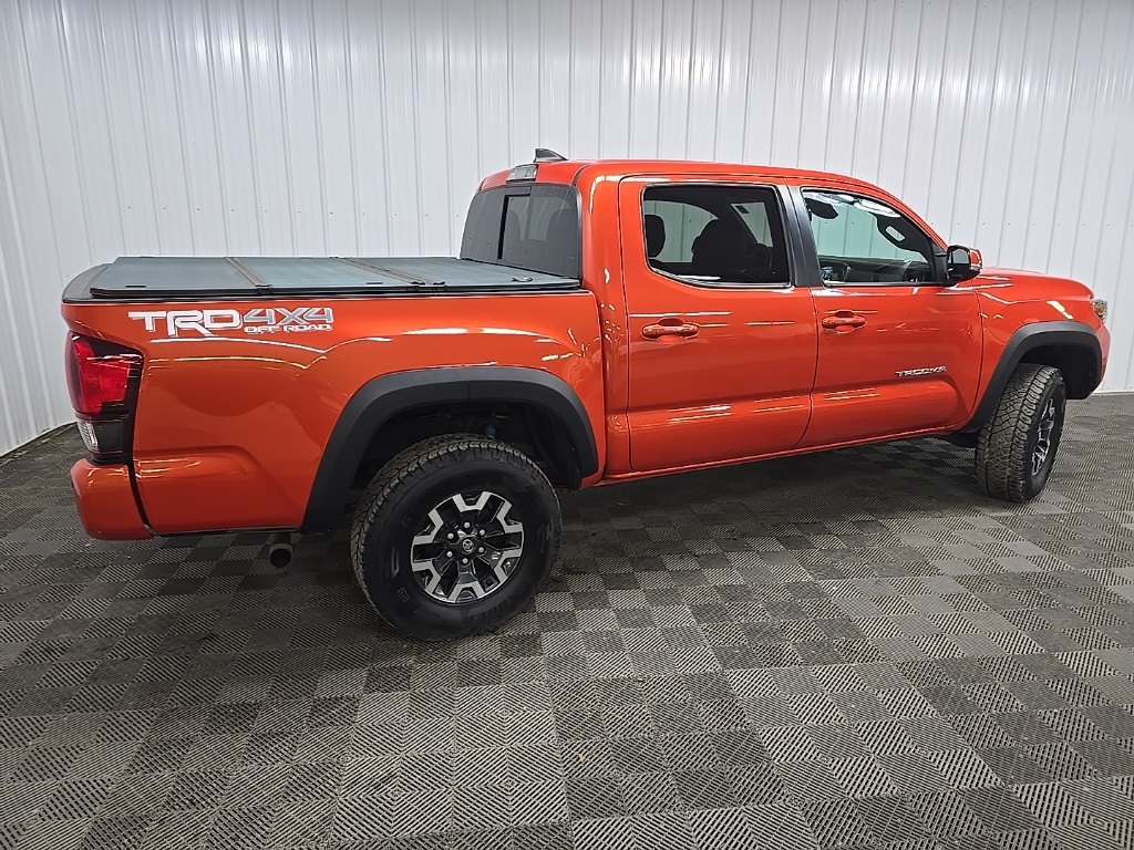 2018 Toyota Tacoma TRD Off-Road photo 3