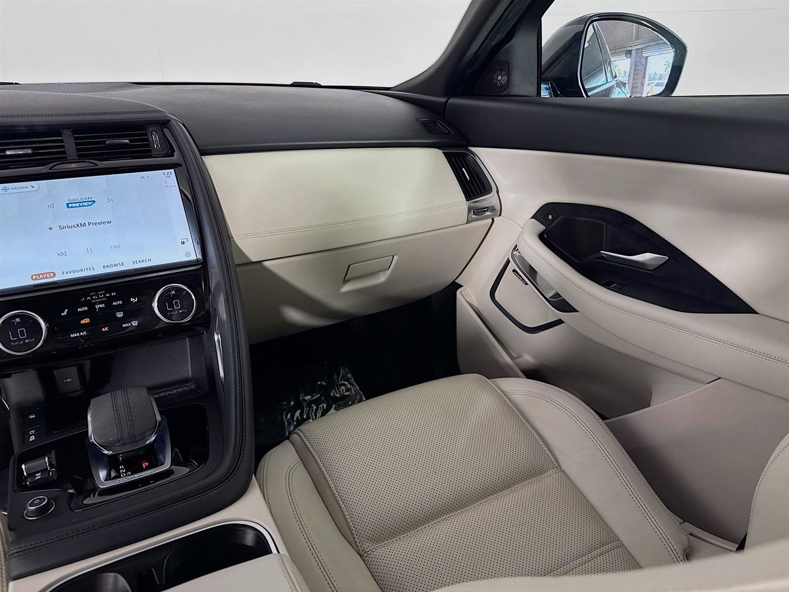 2021 Jaguar E-PACE P250 SE photo 24