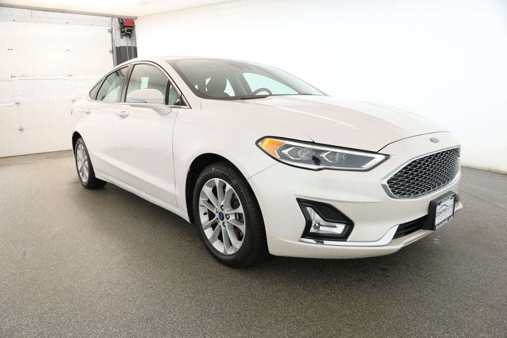 2020 Ford Fusion Titanium Plug-In Hybrid photo 3