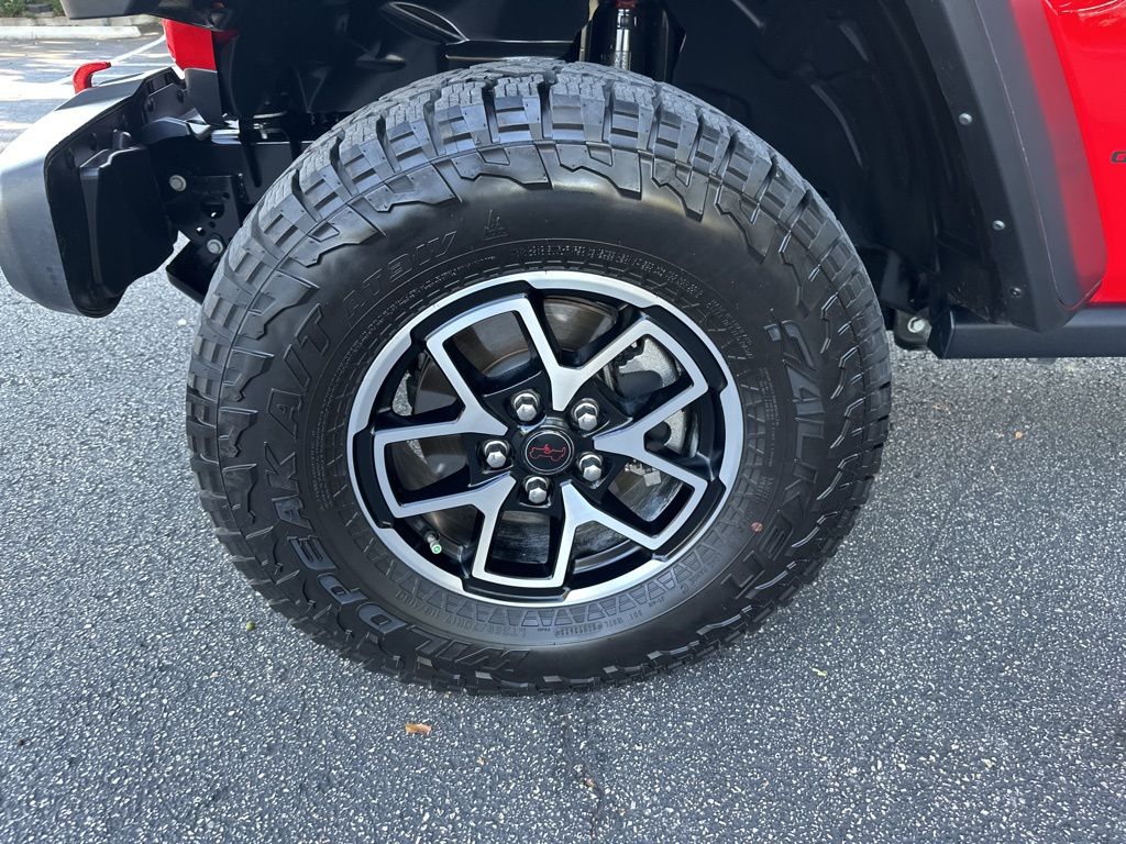 2024 Jeep Gladiator Rubicon photo 27