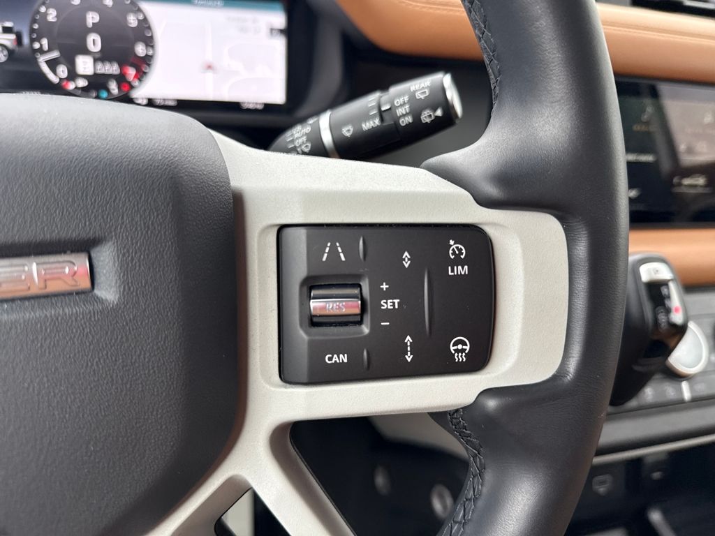 2024 Land Rover Defender 110 S photo 19
