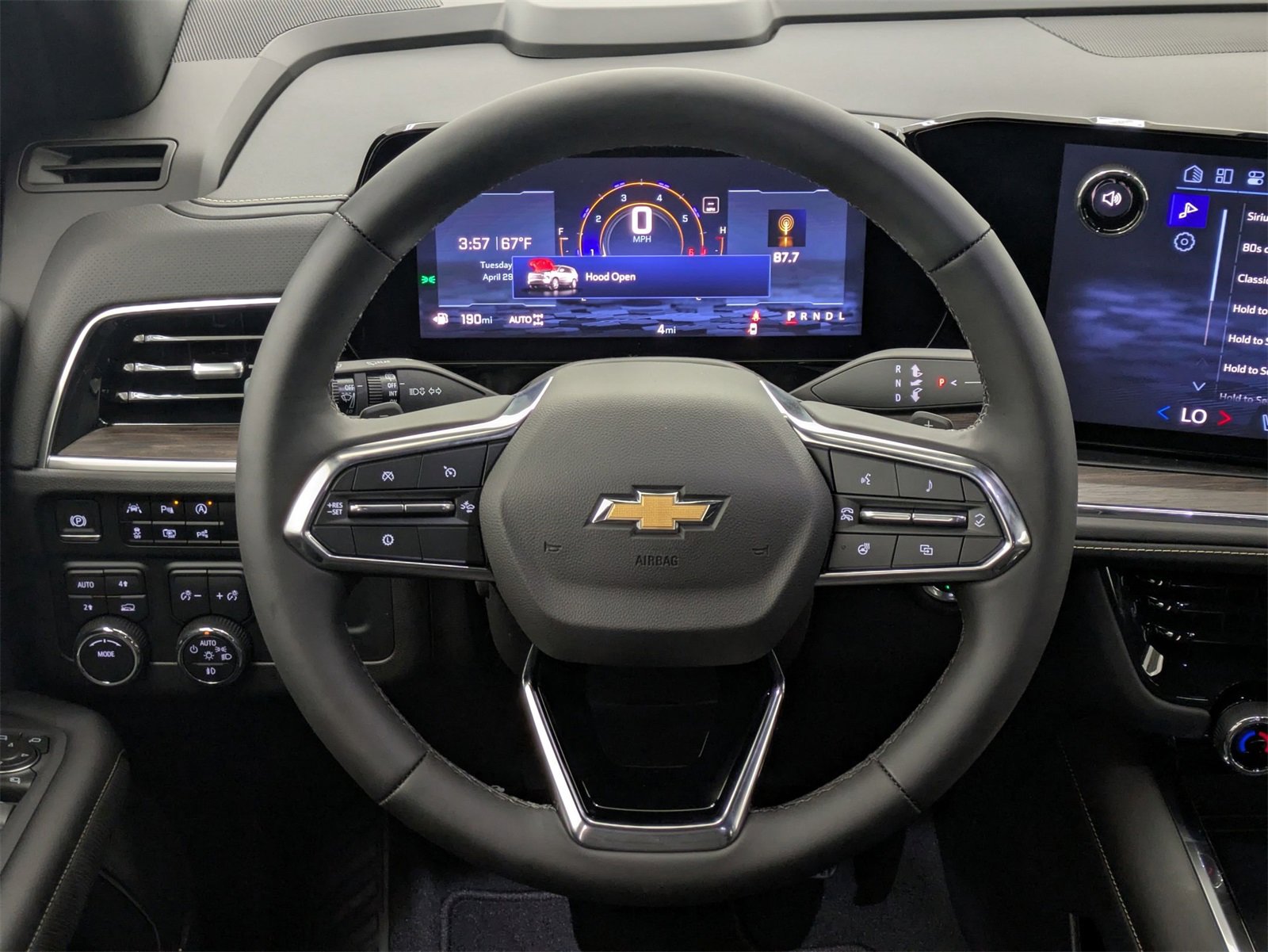 2025 Chevrolet Suburban Premier photo 24