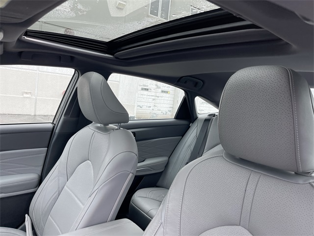 2019 TOYOTA AVALON - Image 19