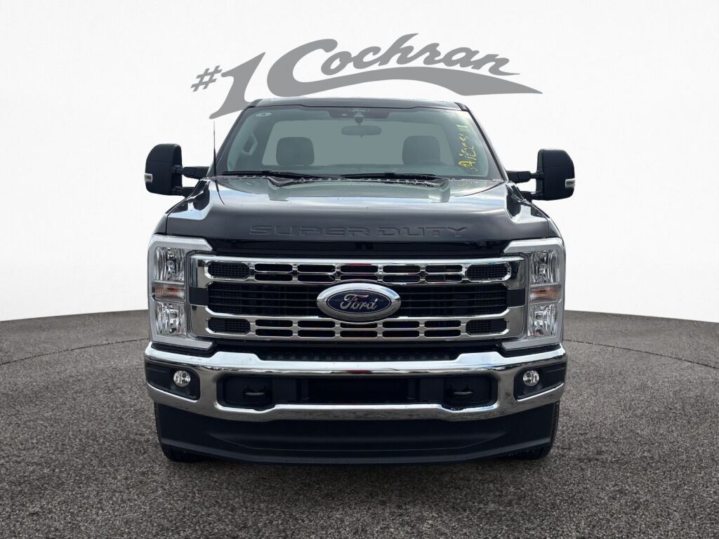 2025 Ford F-250 XLT photo 2