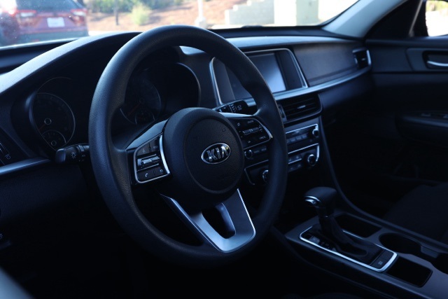 2020 Kia Optima LX photo 13