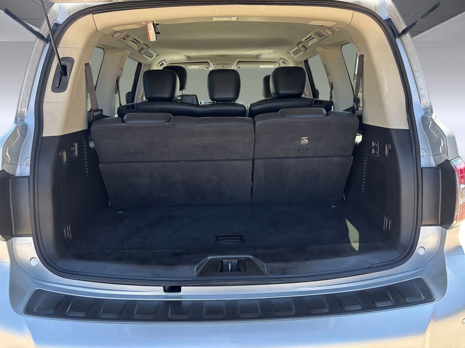 2020 Nissan Armada SL photo 21