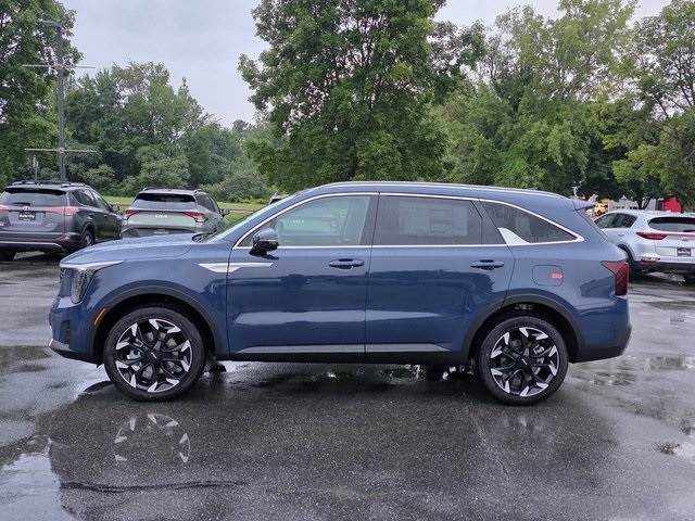 2026 Kia Sorento EX photo 4