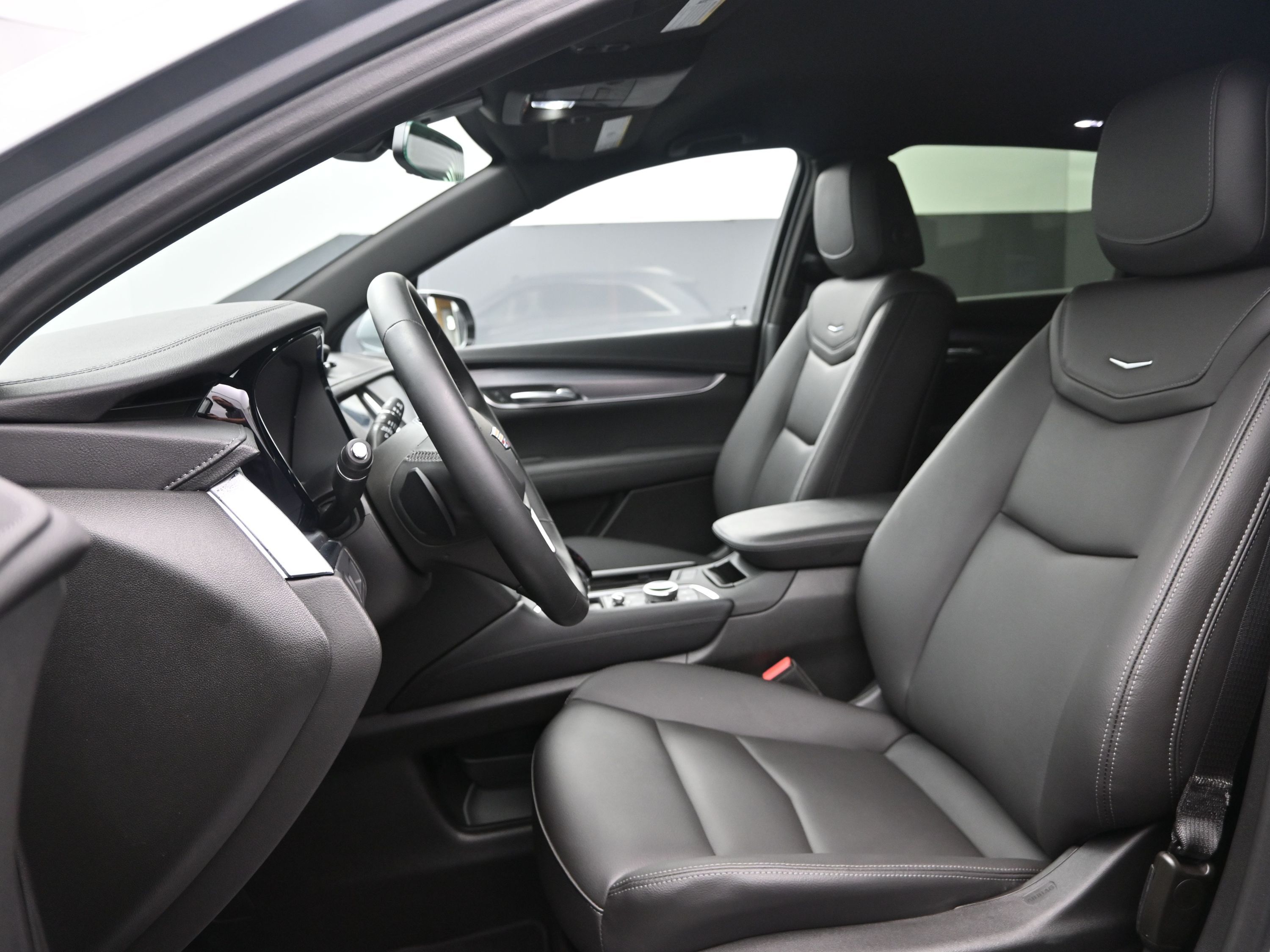 2025 Cadillac XT5 Luxury photo 8