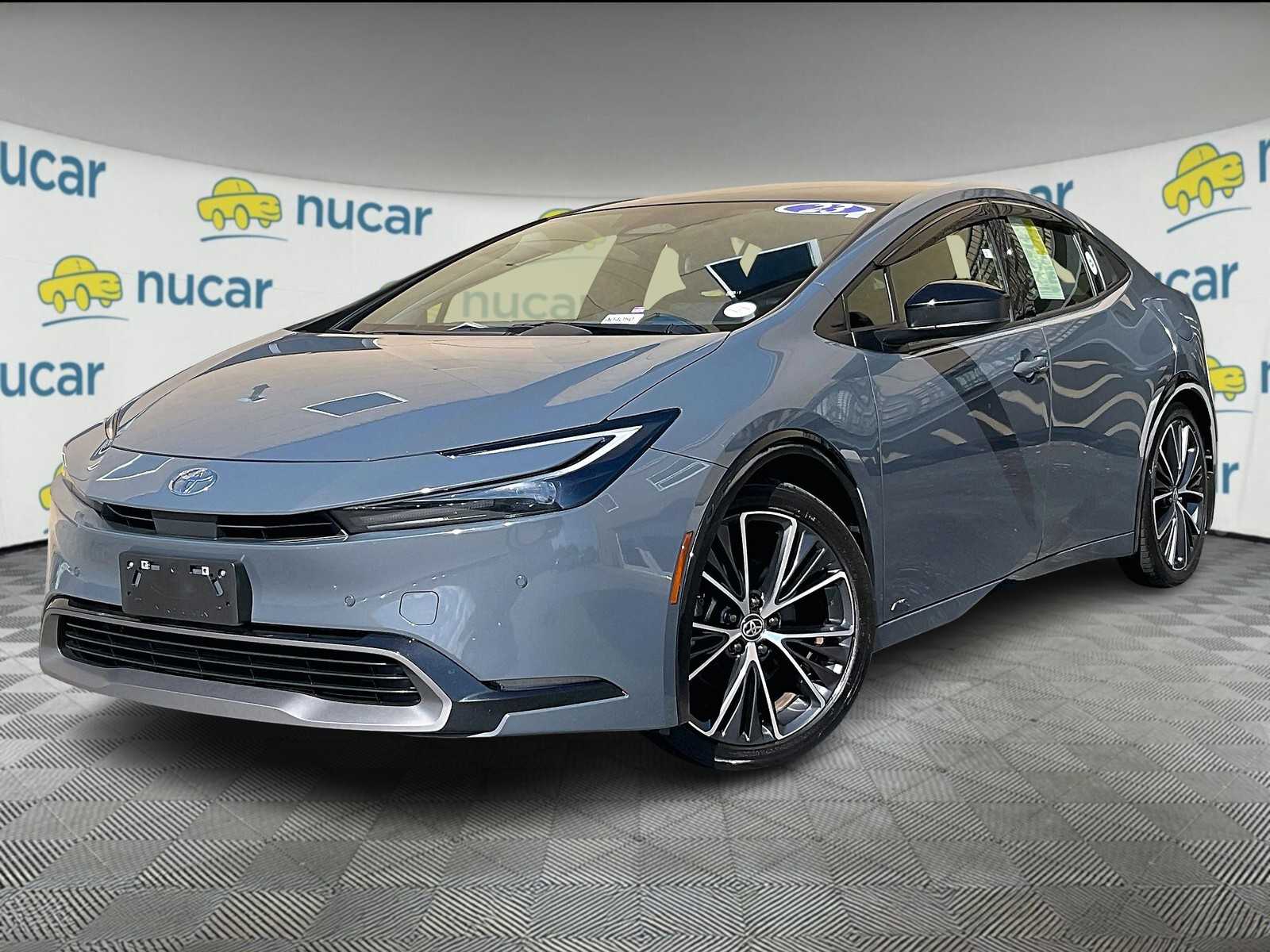 2023 Toyota Prius XLE photo 3