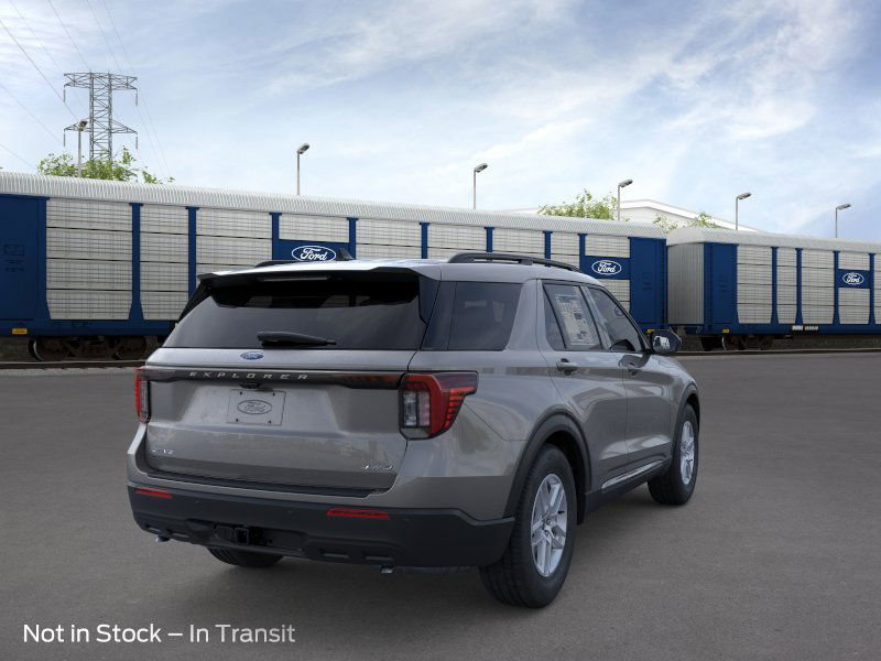 2025 Ford Explorer photo 6