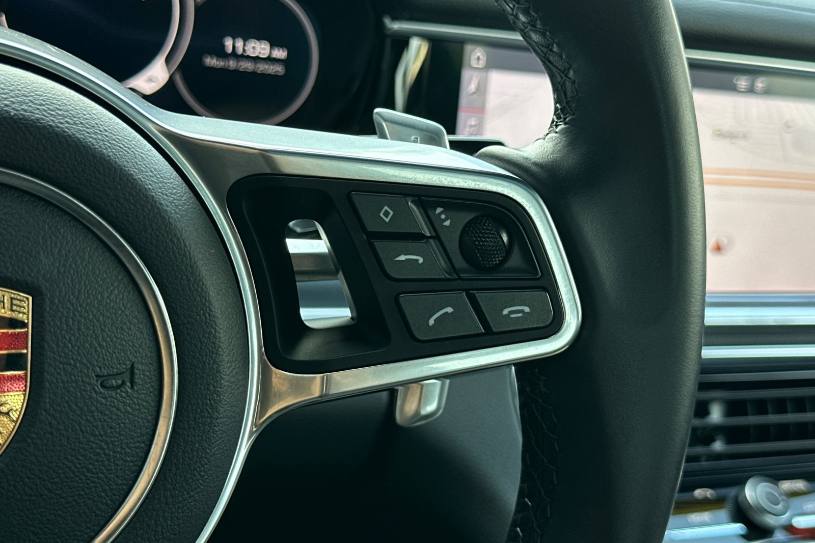 2018 Porsche Panamera 4 photo 30