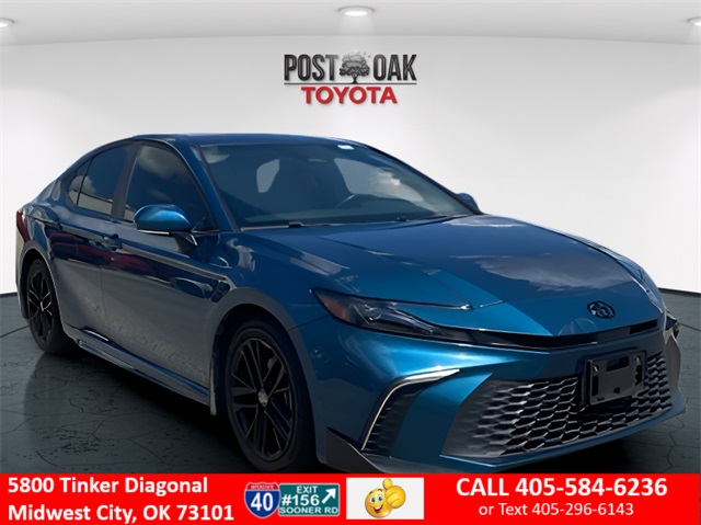 2025 Toyota Camry SE photo 2