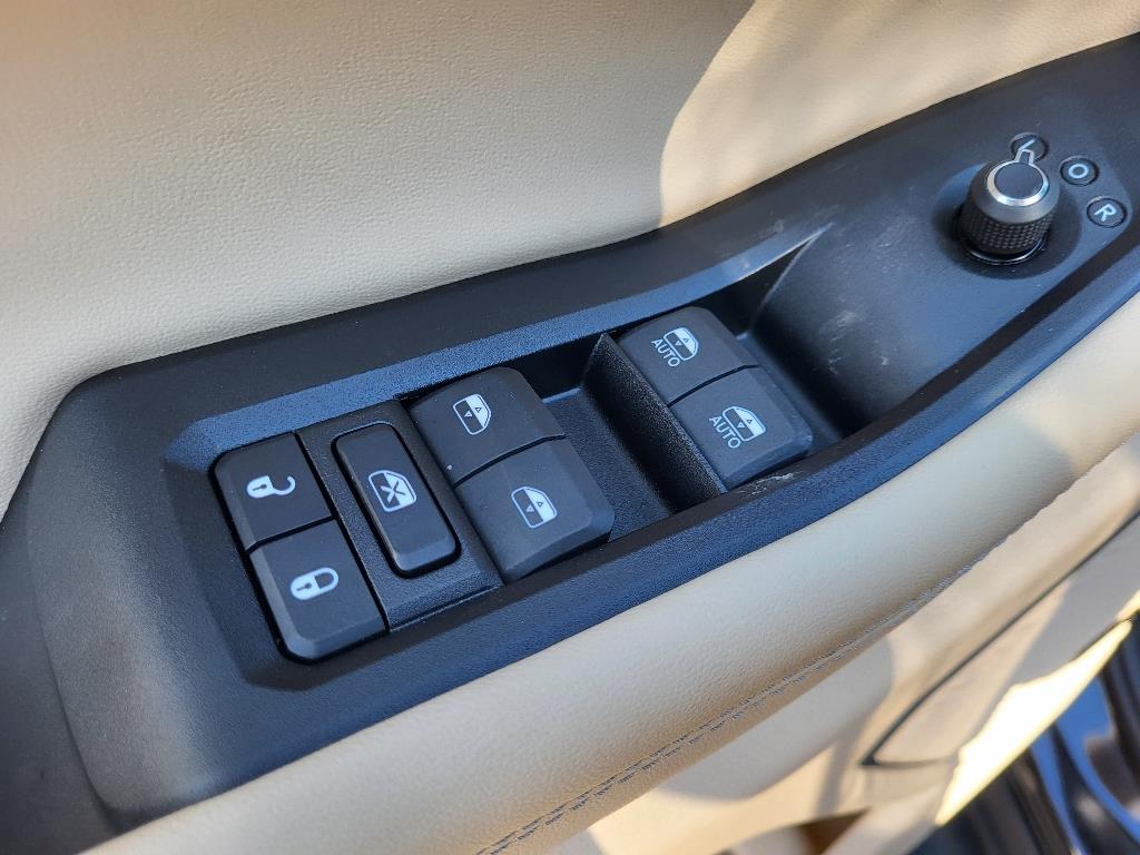 2024 Jeep Cherokee 4xe photo 5
