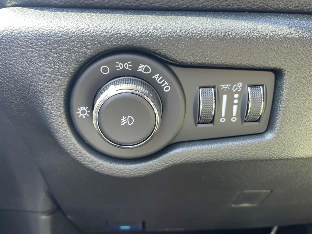 2026 Chrysler Pacifica photo 10