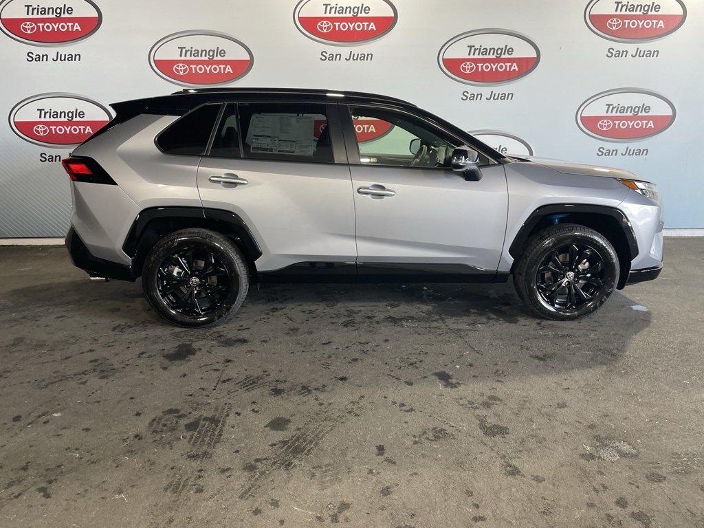 2025 Toyota RAV4 Hybrid XSE photo 6
