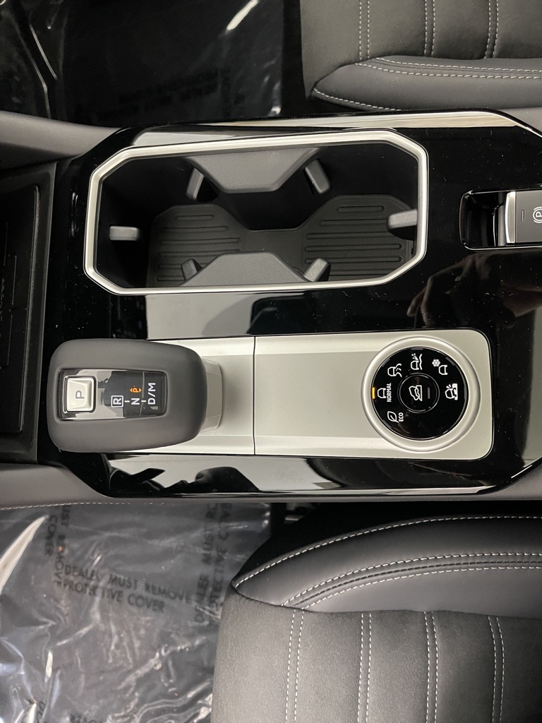 2025 Mitsubishi Outlander SE photo 12