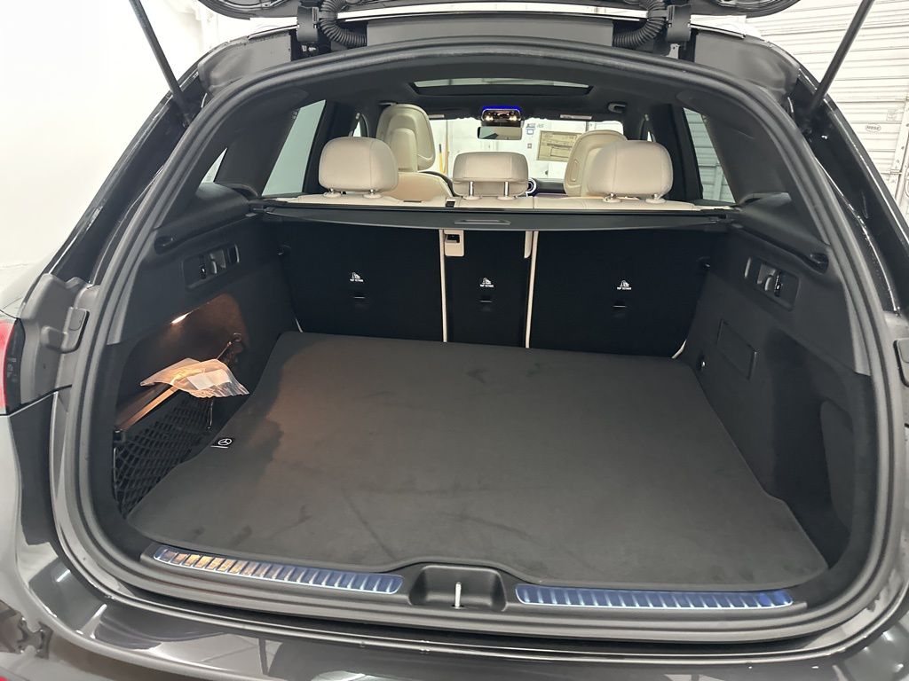 2025 Mercedes Benz GLC 300 photo 23