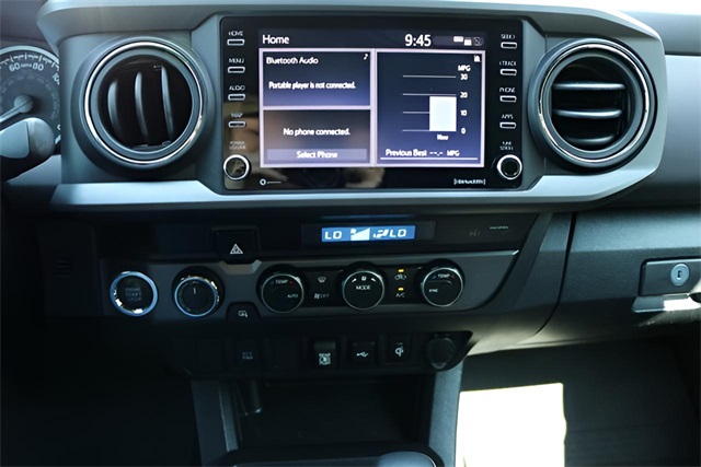 2023 Toyota Tacoma TRD Off-Road photo 17