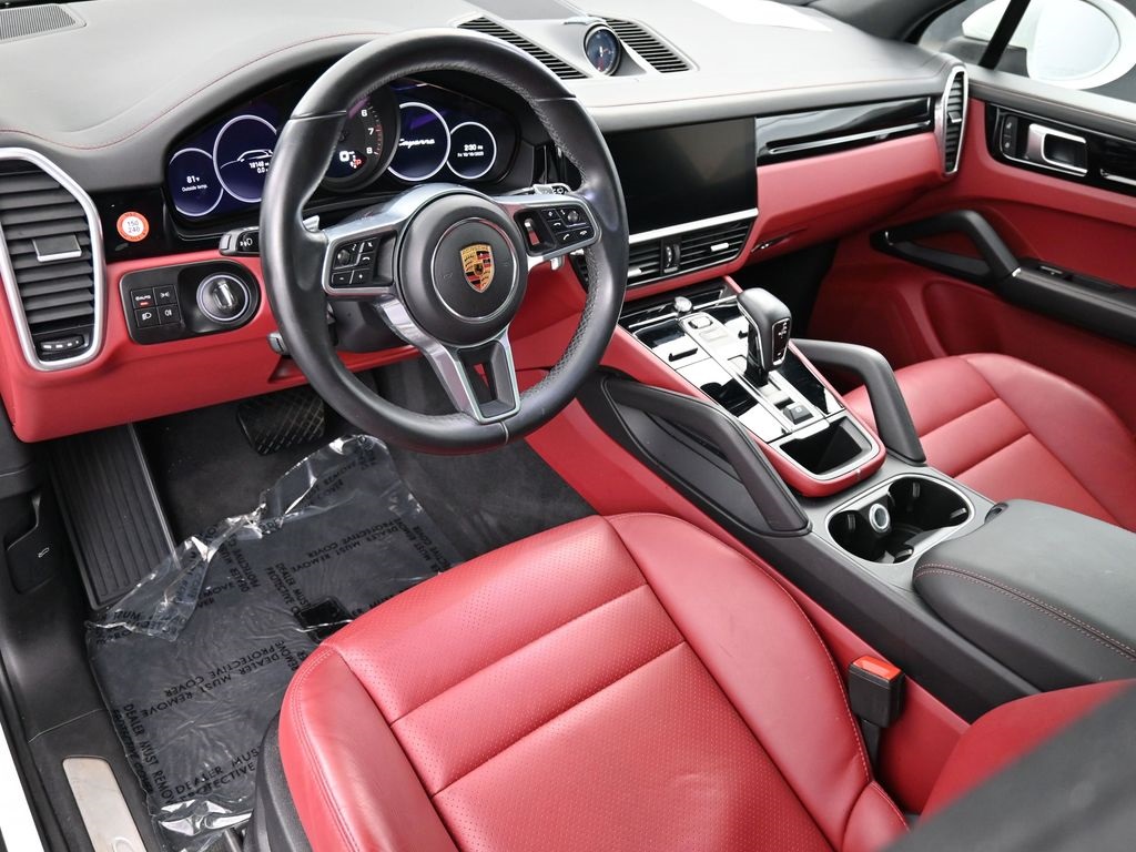 2022 Porsche Cayenne Base photo 3