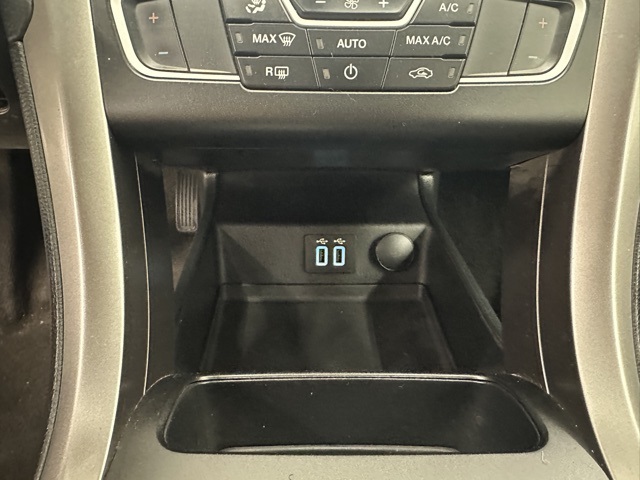 2020 Ford Fusion SE photo 22